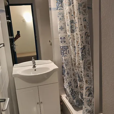 Renove Et Equipe Pour 2 Au Cap D'agde Avec Jardin, A 5 Min De La - Fr-1-801-2 Appartement *