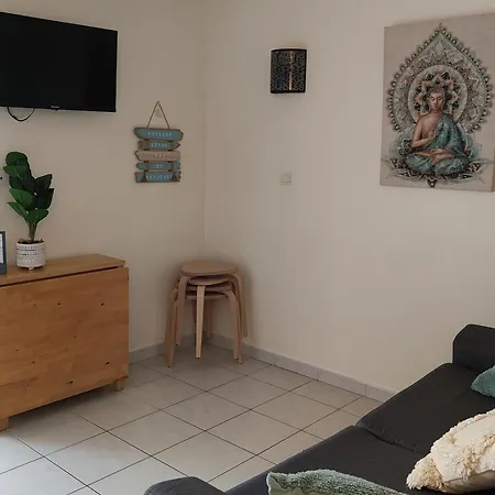 Renove Et Equipe Pour 2 Au Cap D'agde Avec Jardin, A 5 Min De La - Fr-1-801-2 Agde